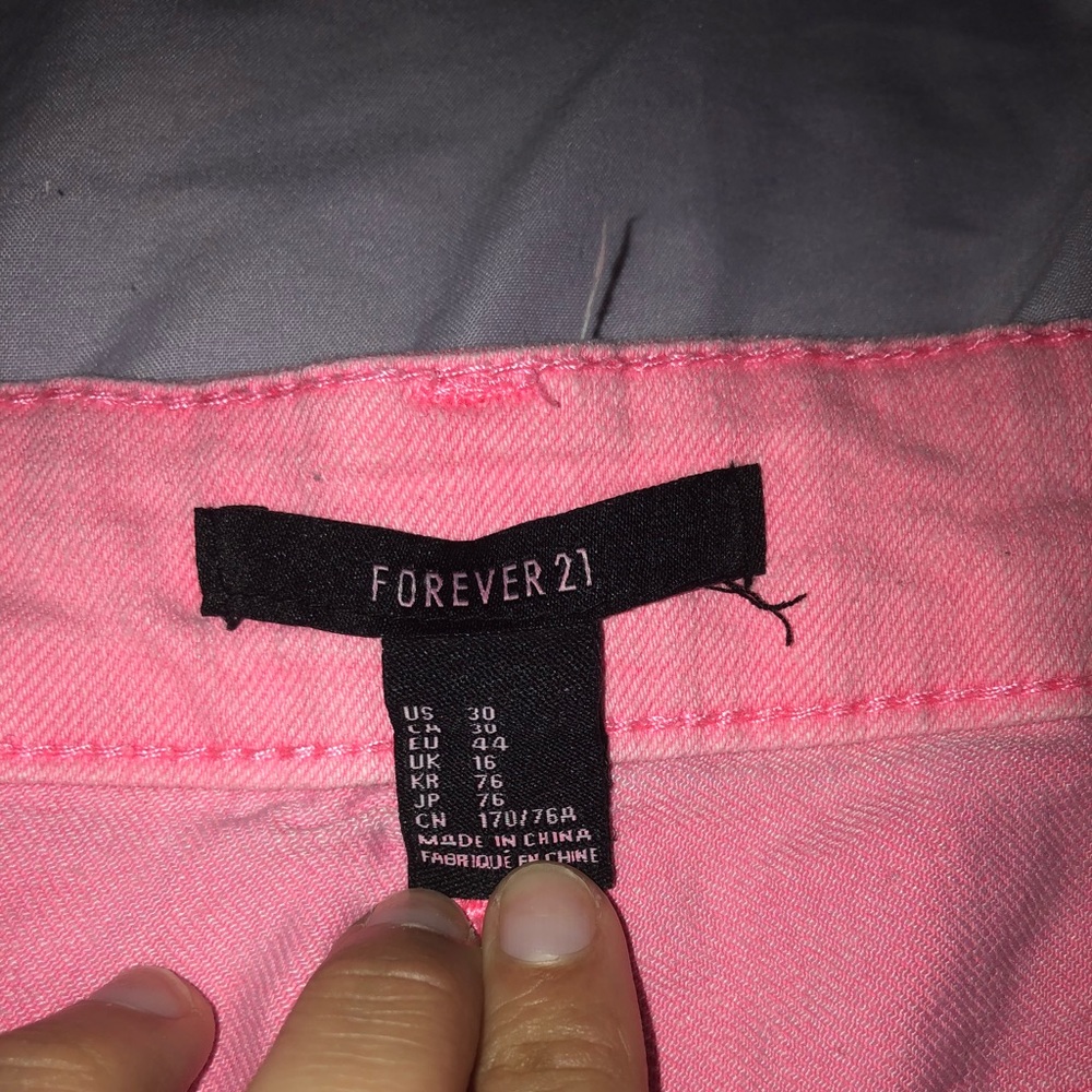 Shorts - Picture 2 of 4